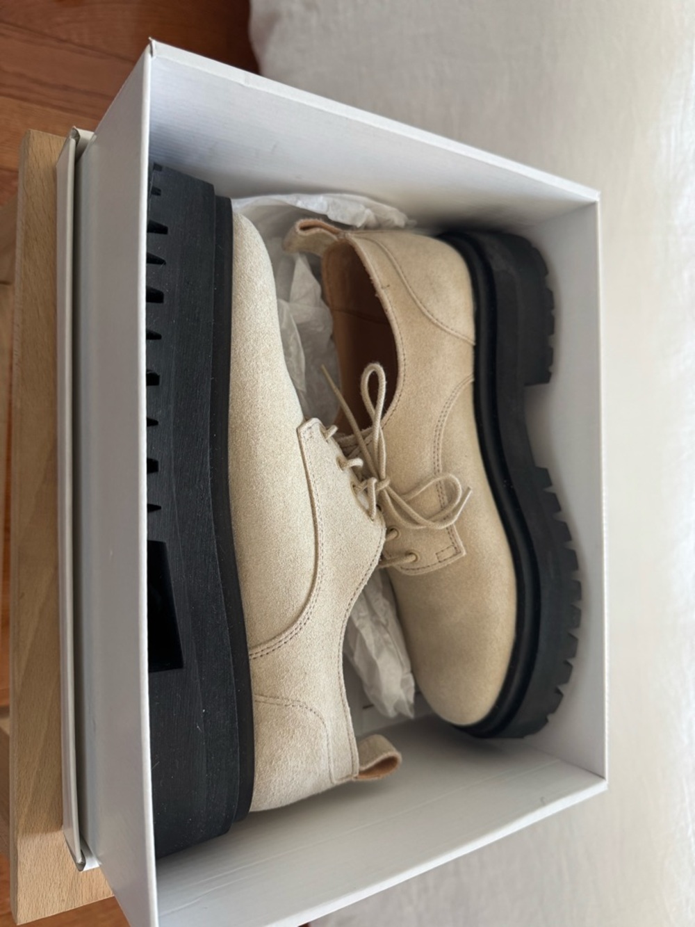 & Other Stories Beige Suede Lace-Up Women's Oxford Shoes with Chunky Black Sole - Picture 6 of 11